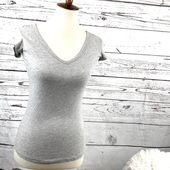 American Eagle Outfitters Gray T-shirt - Picture 1 of 3